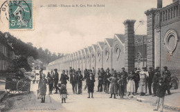 GUISE (Aisne) - Filature De M. Cau, Rue De Robbé - Chariot Boulangerie - Voyagé 1910 (2 Scans) - Guise