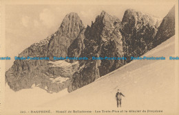 R028736 Dauphine. Massif De Belledonne. Les Trois Pics Et Le Glacier De Freydane - World