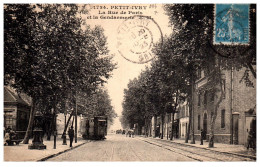 94 PETIT IVRY - La Rue De Paris Et La Gendarmerie. - Other & Unclassified