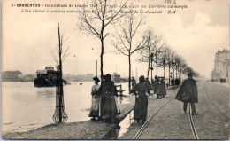 94 CHARENTON - Le Quai Et La Place Lors De La Crue De 1910 - Charenton Le Pont
