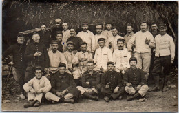 MILITARIA - 1914-1918 - CARTE PHOTO - Groupe De Soldats  - Guerra 1914-18