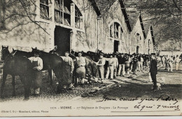 2080 - Militaria   VIENNE : 17 éme REGIMENT DE DRAGONS  -  LE PANSAGE  Circulée Sous Enveloppe - Vienne