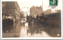 94 IVRY - Sinistres Quittant Leurs Demeures (crue 1910) - Ivry Sur Seine