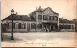 60 CREPY EN VALOIS - L'exterieur De La Gare. - Crepy En Valois