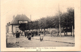 60 LA CROIX SAINT OUEN - Place De L'eglise, Le Marche  - Otros & Sin Clasificación