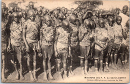 AFRIQUE - Mission Du Saint Esprit - Jeunes En Costume De Fete  - Non Classés