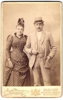 Fotografie Emil Tiedemann, Bremen, Richtweg 12, Junges Paar In Modischer Kleidung  - Anonymous Persons