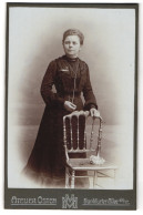 Fotografie Atelier Osten, Berlin, Frankfruter Allee 109-12, Junge Dame Im Schwarzen Kleid  - Anonymous Persons