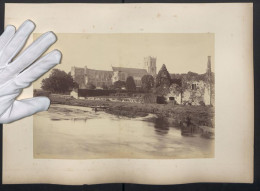 Photo Unbekannter Fotograf, Ansicht Christchurch (Dorset), Blick Nach Der Christchurch Priory Mit Flusslauf  - Places