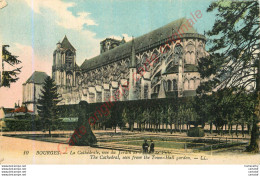 18.  BOURGES .  La Cathédrale Vue Du Jardin De L'Hôtel De Ville . - Bourges