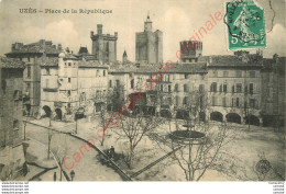 30.   UZES .  Place De La République .  - Uzès