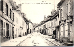 89 VEZELAY - La Grande Rue Vue D'en Bas  - Vezelay