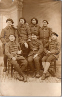CHASSEURS ALPINS - CARTE PHOTO - Groupe Dans Un Studio  - Regiments