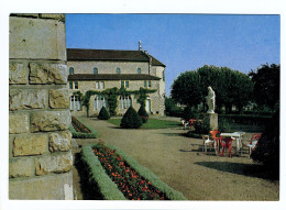 NEVERS - Maison Diocésaine - Cour D'honneur - Nevers