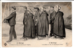 Au Pays Marchois Un Mariage - Cartes Postales Ancienne - Kostums