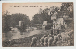 VERNON - EURE - PAYSAGE VERS LE VIEUX PONT - TROUPEAU DE MOUTONS - Vernon