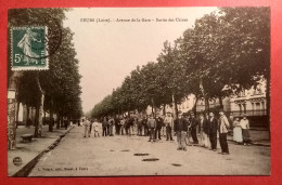 42 - LOIRE - FEURS - CPA  - Avenue De La Gare / Sortie Des Usines - éd VETARD / Imp Réunis - Feurs