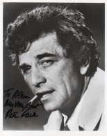 PHOTO GRAND FORMAT 1 - ENV 1 - CINEMA - PHOTO DEDICACEE DE L'ACTEUR AMERICAIN PETER FALK ALIAS COLUMBO - Signed Photographs