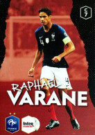 C7 Raphael Varane - Carte Panini Football Au Plus Près Des Bleus Intermarché 2020 - Otros & Sin Clasificación