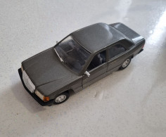 Mercedes 190E Voiture Ancienne Métal Burago 1/25 - Modelli Dinamici (radiocomandati)