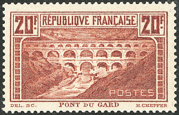 **  Pont Du Gard. Papier Blanc. No 262A. - TB - Autres & Non Classés