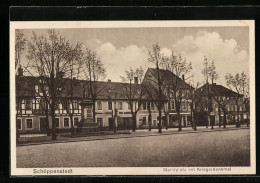 AK Schöppenstedt, Apotheke, Marktplatz Mit Kriegerdenkmal  - Sonstige & Ohne Zuordnung