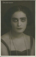 DOROTHY BERNARD (  Port Elizabeth ) ACTRESS  - RPPC POSTCARD - 1920s  (TEM547) - Entertainers