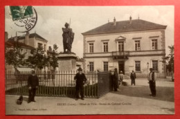 42 - LOIRE - FEURS - CPA  - Hotel De Ville / Stèle Colonel COMBES - éd VETARD  / Imp Réunis - Feurs