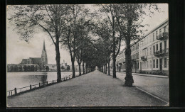 AK Schwerin I. M., Pfaffenteich Mit Panoramablick Und Alexandrinenstrasse  - Schwerin