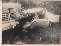 REF ENV15 Photo Originale Accident De Camion Berliet Contre Peugeot 404 - Coches