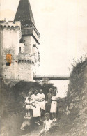 Anonymous Persons Social History Souvenir Photo Postcard Family In Nature Hunedoara Castle - Photographs