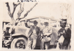 ALGERIE AZAZGA BUS ET CHAUFFEUR ET HOMMES CIRCA 1920 - Automobile