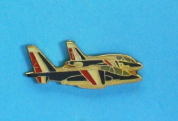 1 PIN'S // ** ARMÉE DE L'AIR / N°1 ET N°2 / ALPHA-JETS DE LA  PATROUILLE DE FRANCE ** . (ID. Monte Carlo) - Aerei