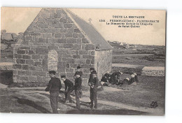 PERROS GUIREC - PLOUMANACH - Le Dimanche Devant La Chapelle De Saint Guirec - Très Bon état - Perros-Guirec