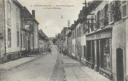 Cpa Bitche, Rue Saint Augustin Et Hôpital Militaire - Bitche