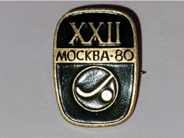 Pin's Jeux Olympiques De Moscou 1980  **  Hockey - Otros & Sin Clasificación