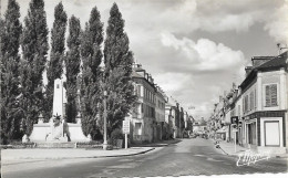 Cpsm Montereau, Rue Jean Jaurès, Monument Aux Morts - Montereau