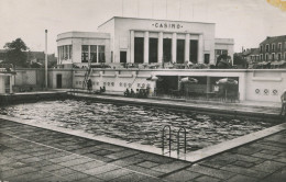 85.n° 25253. Les Sables D Olonne . La Piscine Et Le Casino. Carte Postale Photo . Cpsm . - Sables D'Olonne