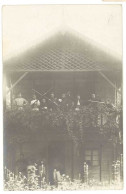 Cpa Carte-photo Soldats à La Terrasse D'un Chalet, Zouaves ? Postée Vers Aubignan, Vaucluse, Famille Rey  ( MI ) - Personnages