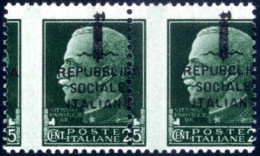 ** 1944, 25 C. Verde Coppia Orizzontale Con Dentellatura Fortemente Spostata A Sinistra E La Soprastampa In Alto, Nuova  - Sonstige & Ohne Zuordnung