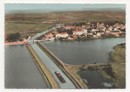 GONDREXANGE   57  VUE AÉRIENNE  " LES ETANGS DE GONDREXANGE "  - PENICHE - MARINIER - BATELLERIE - Autres & Non Classés