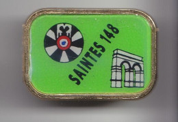 Pin's Base Aérienne 148 Hussein Dey Saintes En Charente Maritime Dpt 17 Réf 3039 - Militaria