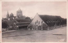 14 - Calvados - SAINT PIERRE Sur DIVES - Les Vieilles Halles Et L'église - Sonstige & Ohne Zuordnung