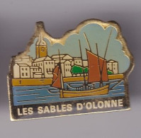 Pin's Les Sables D'Olonne Réf 8640 - Ciudades