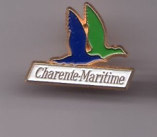 Pin's Mouettes De La Charente Maritime Dpt 17 Réf 483 - Città