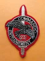 Ecusson Tissu  -    Militaria  COMMANDO ENTRAINEMENT R.I. 23 - Patches