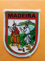 Ecusson Tissu  -  Lot De 2    MADEIRA - Blazoenen (textiel)