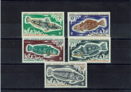 TAAF 1971 Y&T N° 34 à 38 NEUF** - Unused Stamps