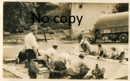 CARTE PHOTO FRANCAISE - CAMION - LES POILUS AU LAVOIR DE GUILLAUCOURT PRES DE HARBONNIERES - CAIX SOMME GUERRE 1914 1918 - Weltkrieg 1914-18