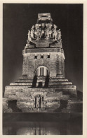 Leipzig, Völkerschlachtdenkmal In Festbeleuchtung Ngl #E4713 - Otros & Sin Clasificación